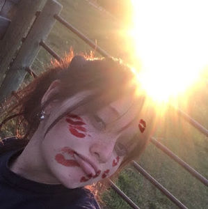 Meet your Posher, Rayne